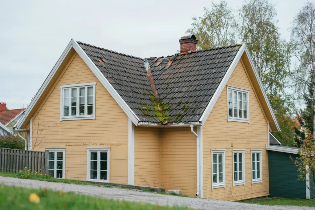 n r r det dags att byta tak tecken livsl ngd och smarta beslut f r villa gare