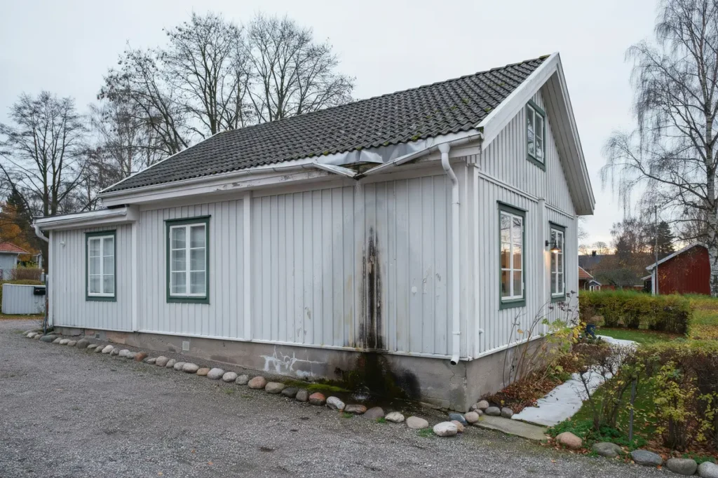 l ckande h ngr nna eller fel fall s uppt cker du problemen innan tak och fasad skadas